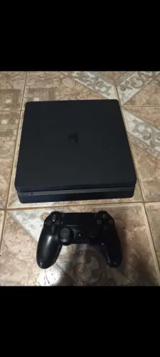 PS4 slim 1 controle 1 jogo