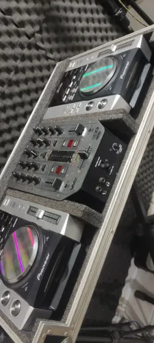 Cdj 200 Pioneer mais Mixer vmx 200 na case