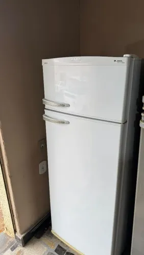 GELADEIRA DAKO DUO 360 -- 220V ENTREGO TENHO OUTROS MODELOS E MÓVEIS