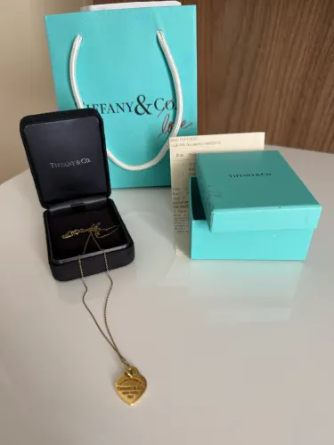 Colar tiffany & co love