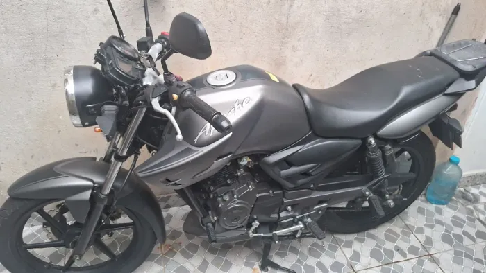 Apache 150 Super Nova $ 8.000,00