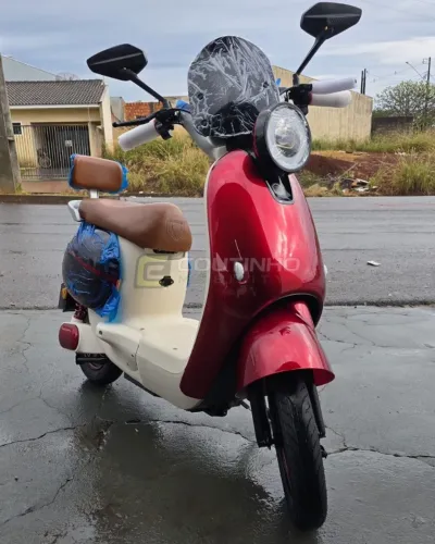 Scooter Elétrica FOSTON X18 VP 1000W (Estilo Vespa)