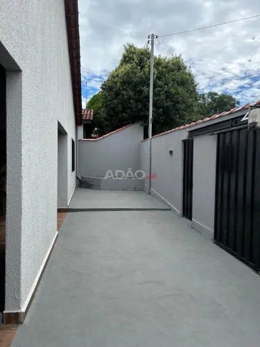 CASA DE RUA Casa de Rua com 3 Quarto(s) e 2 banheiro(s) à Venda, 167.43 por R$ 320000.00 n