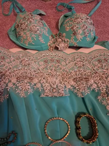 Lindo traje para dança do ventre