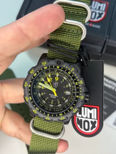 Luminox Recon