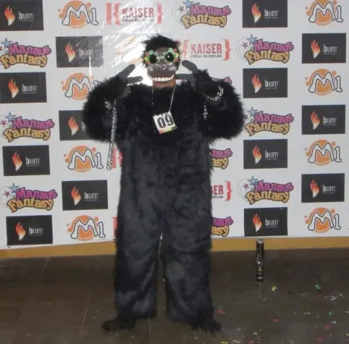 Fantasia de gorila para o carnaval