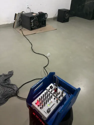 Cabo multi via pra rack móvel tricô em processador