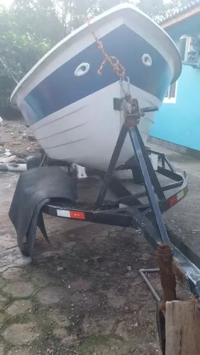 Vendo lancha SEM MOTOR