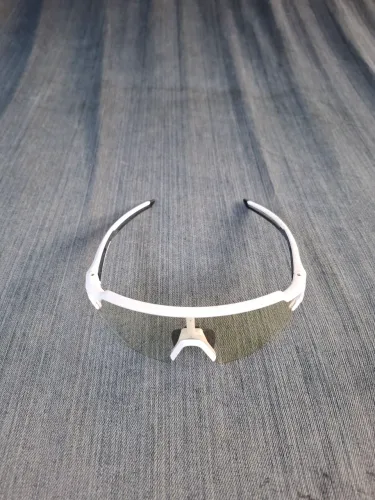Óculos ROCKBROSS, lente transparente para prática de esportes.