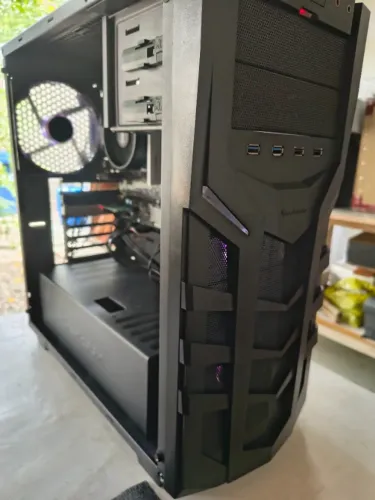  PC Gamer Ryzen 5 5600GT - 8Gb de RAM - SSD de 128Gb HD de 320Gb - MSI B450M