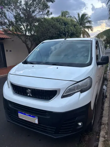 Peugeot Expert Cargo 1.5 Turbo Diesel 2022