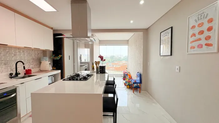 Sobrado para venda em Jardim Regina com 2 quartos, sendo 2 suítes, 114m²