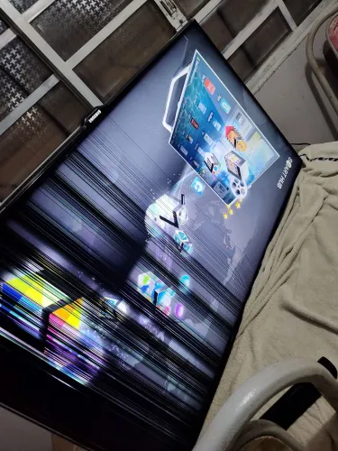 VENDO 2 TVS com defeito 