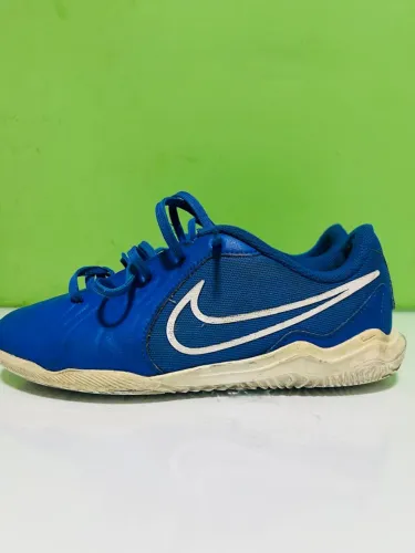 Chuteira tiempo futsal NIKE
