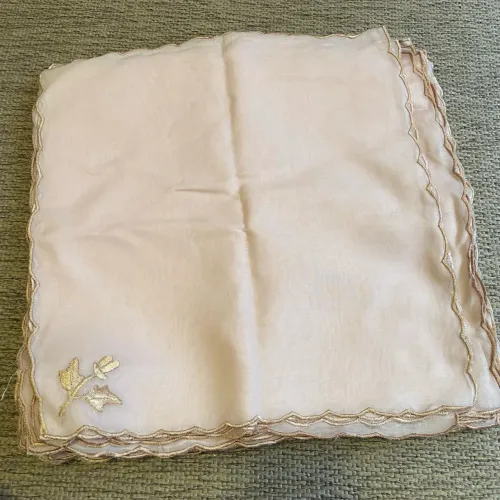 Lote 100 Guardanapos Vintage Rosa Claro Bordado Dourado - Vendo o kit completo ou avulsos