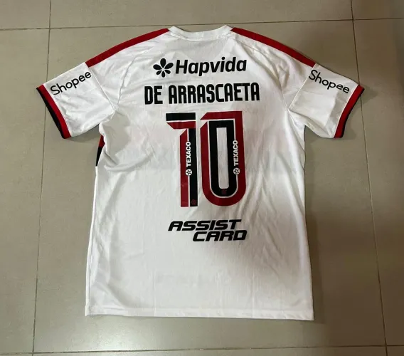 Camisa Flamengo Arrascaeta branca 2026 autografada pelo Arrascaeta