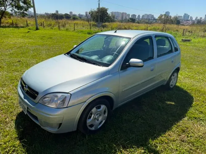 Chevrolet Corsa Hat. Premium 1.4 8V Econoflex 5P 2010