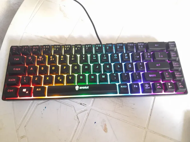 Teclado gamer evolut Fay Eg211 60% Backlight Luz Rainbow rgb