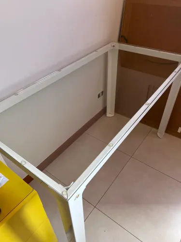 Mesa de ferro tampo de vidro escrivaninha tok stok 120x60