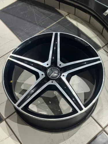 Roda Mercedes AMG aro 20