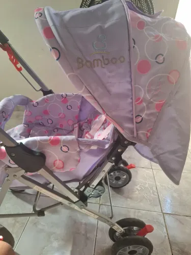 Vendo Carrinho de Bebê Lilás