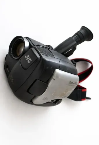 Mini Filmadora JVC GR-AXM1 com carregador 