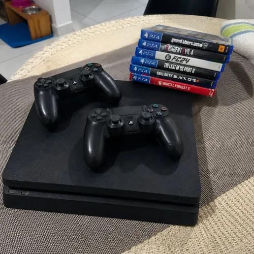 Playstation PlayStation 4 1TB + 2 Controles + Jogos - Ótimo Estado!