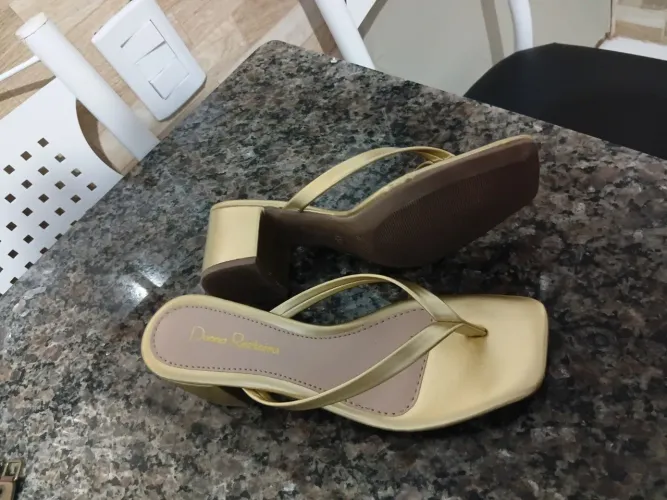 Sandália Dourada Tam 36