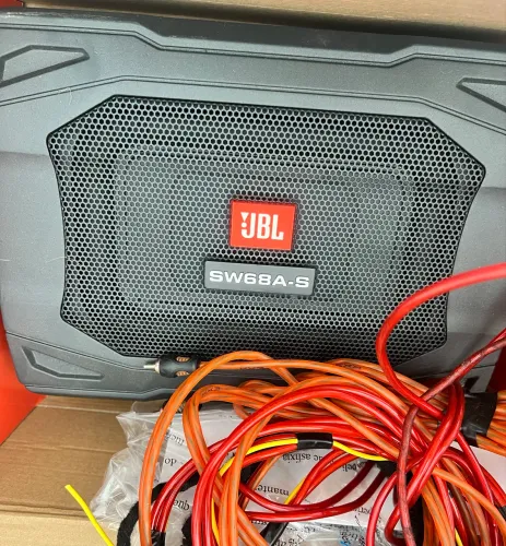 Kit subwoofer JBL + altofalante HERTZ Dsk165.6