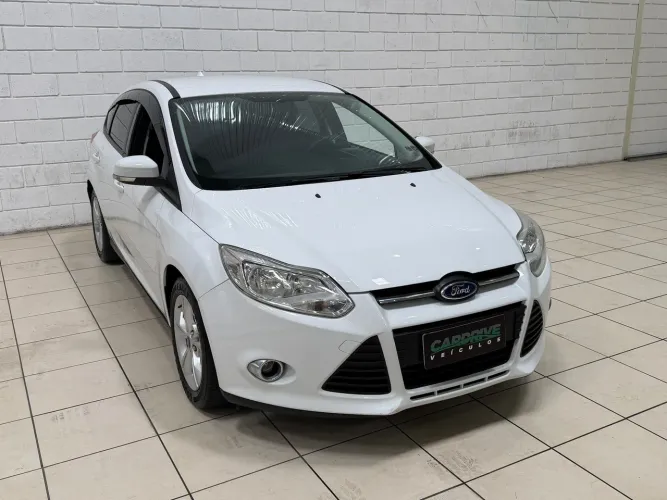 Ford Focus 1.6 S/se/se Plus Flex 8v/16v 5P 2015