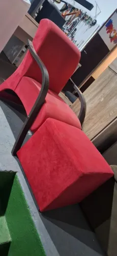 Poltrona vermelha Limeira