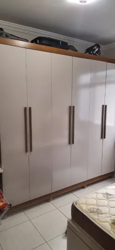 Guarda roupa 6 portas