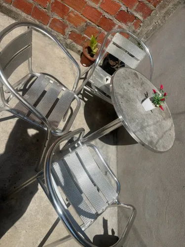 3 cadeiras +1 mesa de alumínio 
