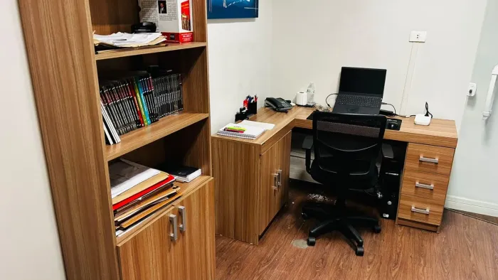 CONJUNTO DE MÓVEIS PARA ESCRITÓRIO
