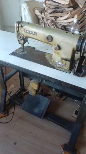 Máquina de Costura Industrial Reta Brother DB2-B755 - Funcionando 100%