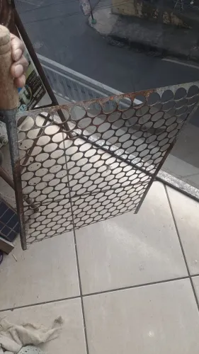 Vendo uma churrasqueira