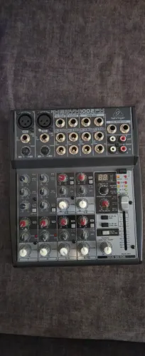Mesa de som Behringer 1002 Fx