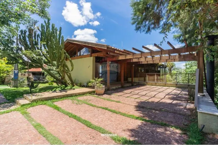 RE/MAX CASANOVA - VENDE - CASA - SAN CONRADO - 3 QUARTOS - 1 SUÍTE - 630 M² TERRENO - CHUR
