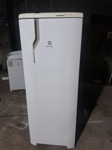 Geladeira Electrolux 390L frost free