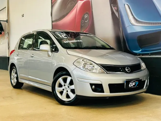 Nissan Tiida SL 1.8/1.8 Flex 16V Aut. 2012