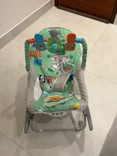 Cadeirinha Descanso Bebe Musical Balanço Vibratória Mobile Cor Verde