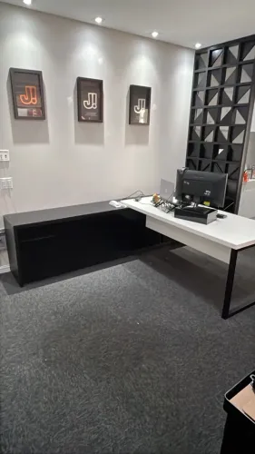 Mesa de Escritório em L com Armário - 2 unidades iguais disponivéis