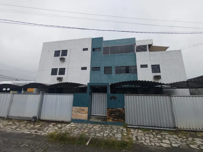 COBERTURA COM 2 QUARTOS E TERRAÇO PRIVATIVO NO BAIRRO ERNESTO GEISEL