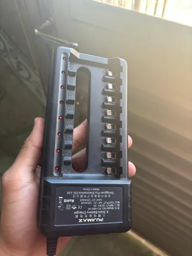 Carregador de pilhas PARA VENDER LOGO!?