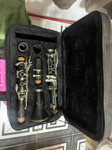 Clarinete Eagle CL04N