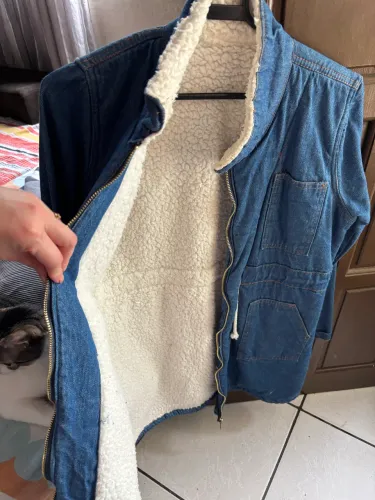 Parka jeans forrada com lã de carneiro por dentro (exceto mangas) veste M