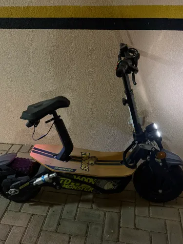 Patinete Scooter Elétrico Two Dogs Monster 1600w