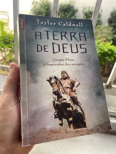 Livro A Terra de Deus Gengis Khan por Taylor Caldwell