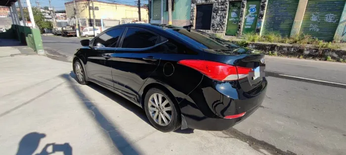 Hyundai Elantra GLS 2.0 16V Flex Aut. 2015