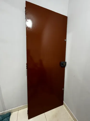 Porta de metalon reforçada com fechadura HDL nova + tetra (divido no cartão)